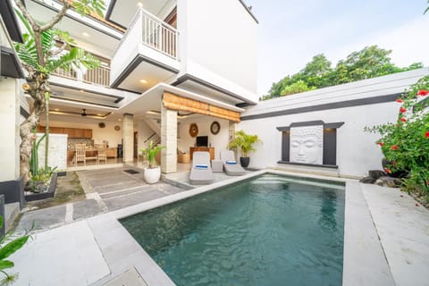 Property building, Pool view, Swimming pool