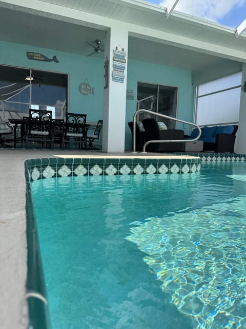 Pool view, Swimming pool