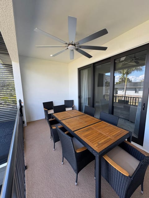 Sanibel Breeze 15335 House in Harlem Heights