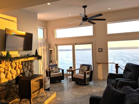 NEW! Eagles Landing - Lakefront & Gorgeous! House in Crystal Lake