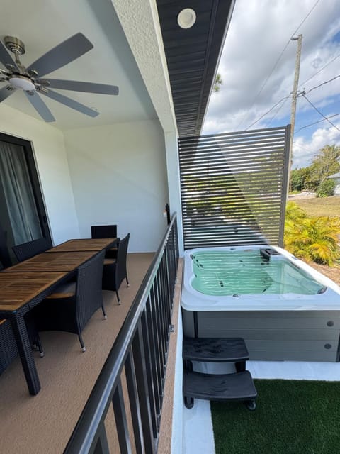 Sanibel Breeze 15337 House in Harlem Heights