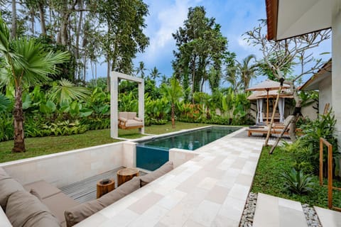 Day, Natural landscape, Garden, Garden view, Pool view, Swimming pool