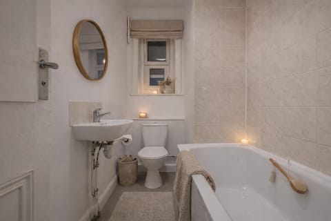 Toilet, Bathroom, Bath
