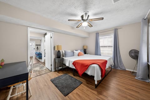 Charming Auburn Retreat 10 Min to AU & Downtown House in Auburn