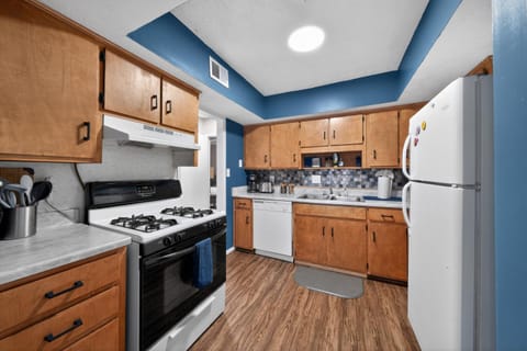 Charming Auburn Retreat 10 Min to AU & Downtown House in Auburn