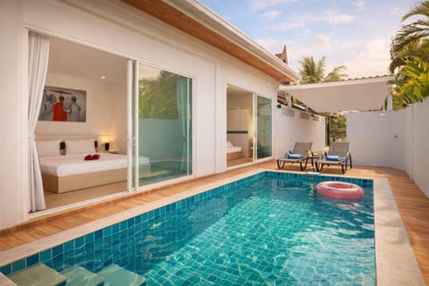 Patio, Day, Bedroom, Pool view, Swimming pool, sunbed