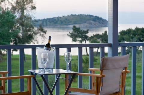 Balcony/Terrace, On site, Garden view, Sea view, Alcoholic drinks