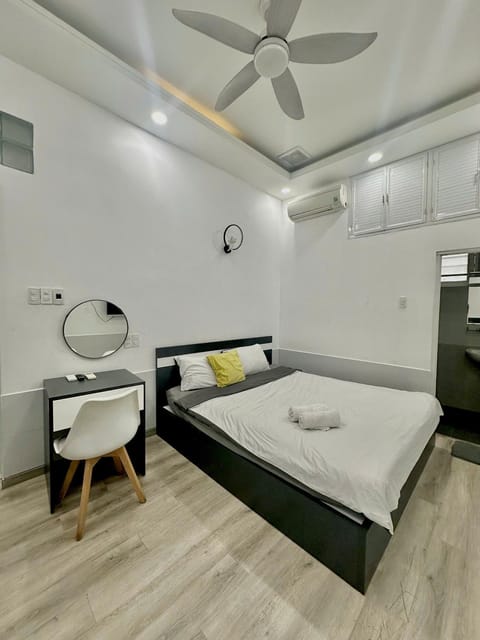 Bed, Bedroom, air conditioner