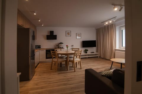 TV and multimedia, Kitchen or kitchenette, Living room, Seating area