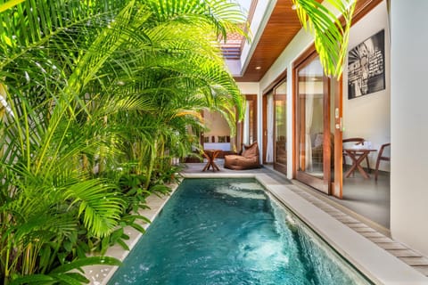 Property building, Day, Garden view, Pool view, Swimming pool