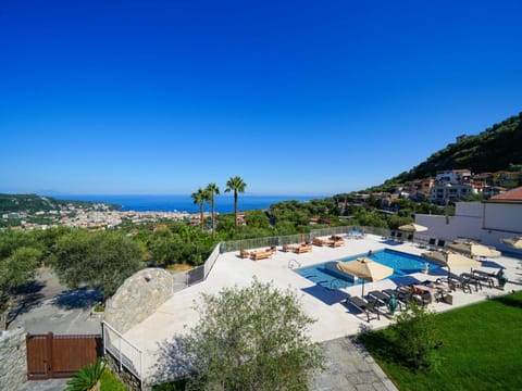 Natural landscape, Balcony/Terrace, Mountain view, Pool view, Sea view, Swimming pool, Swimming pool, sunbed