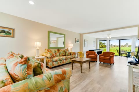 Golf course-adjacent home with shuffleboard table & furnished patio House in Lower Grand Lagoon