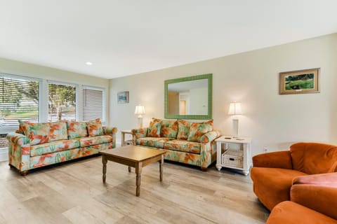 Golf course-adjacent home with shuffleboard table & furnished patio House in Lower Grand Lagoon