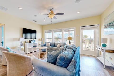 Spacious Gulf-View Home with Large Decks Private W&D and Steps Away From Beach House in Pensacola Beach