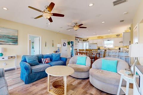 Spacious Gulf-View Home with Large Decks Private W&D and Steps Away From Beach House in Pensacola Beach