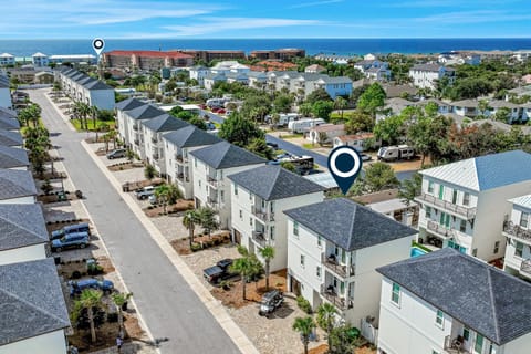 Luxury home near beach with pool & bikes included - dog-friendly House in Miramar Beach