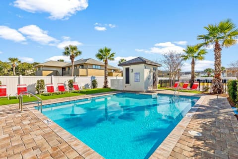 Luxury home near beach with pool & bikes included - dog-friendly House in Miramar Beach