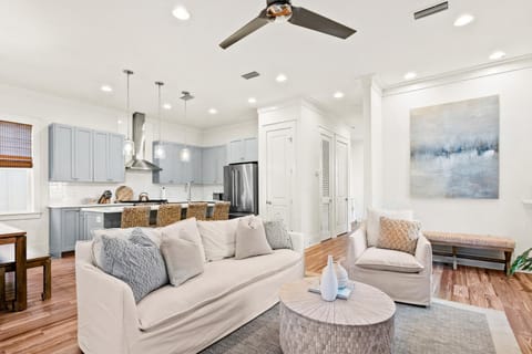 Modern beachside haven with LSV and gas grill - bike to Blue Mt Beach House in Blue Gulf Beach