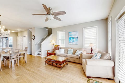 Spacious Seabreeze Trail home with gulf views & shared pool - short walk to beach House in Seacrest