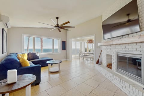 Waterfront pet friendly home with Grill Wifi and gorgeous water views House in Seaglade