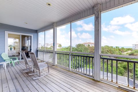 Dog-friendly home near the beach with private pool & gym House in Saint George Island