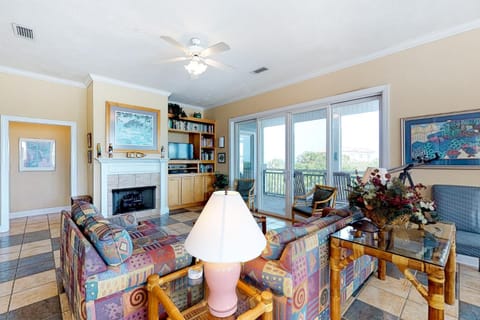 Dog-friendly home near the beach with private pool & gym House in Saint George Island