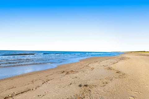 Charming abode in perfect central location with W&D & central AC - dog-friendly House in Port Saint Joe