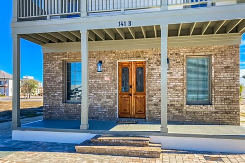 Charming abode in perfect central location with W&D & central AC - dog-friendly House in Port Saint Joe