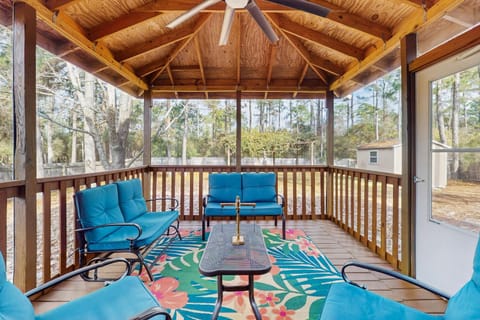 Spacious private home with outdoor space full kitchen & close to everything House in Alabama