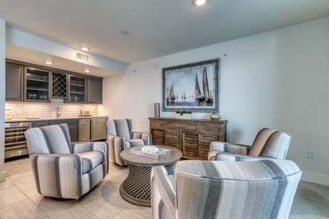 Gulf-front condo with pools and seasonal beach service in a gated community House in Okaloosa Island