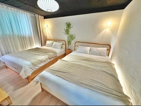 Bed, Bedroom, Area and facilities
