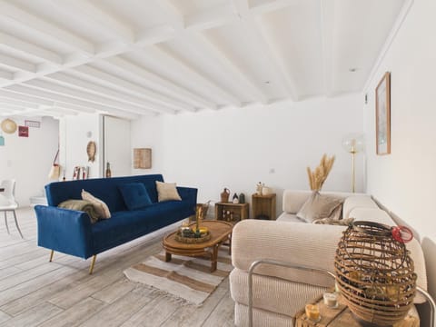 Communal lounge/ TV room, Living room
