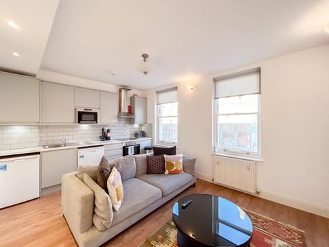 Kitchen or kitchenette, Living room