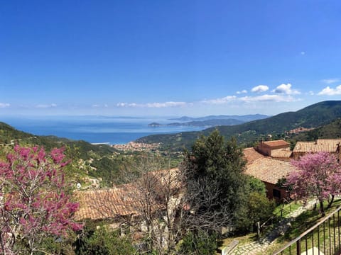 Nearby landmark, Day, Natural landscape, Mountain view, Sea view