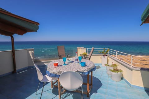 Balcony/Terrace, Sea view, Breakfast