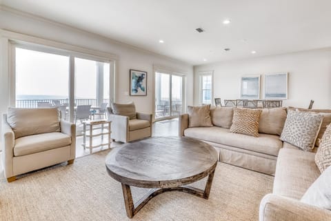 Elegant beachfront home w private plunge pool - steps from the sand House in Orange Beach