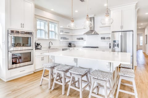 Elegant beachfront home w private plunge pool - steps from the sand House in Orange Beach