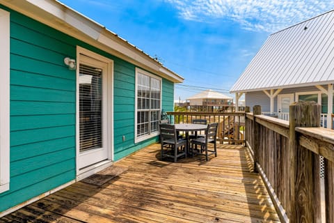 Newly remodeled bay view home with high-speed WiFi central AC and gas grill House in Dauphin Island