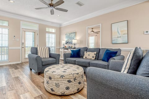 Newly remodeled bay view home with high-speed WiFi central AC and gas grill House in Dauphin Island