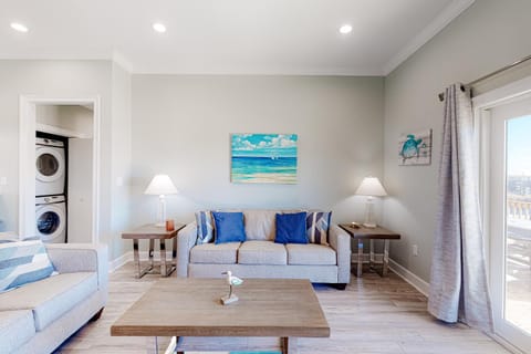 Dog-friendly home with Gulf views washer dryer & central AC House in Dauphin Island