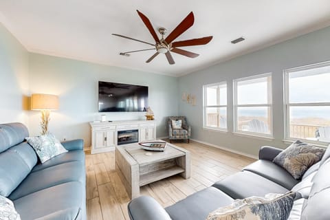 Dog-friendly waterfront home with Gulf views & private beach lagoon access House in Dauphin Island