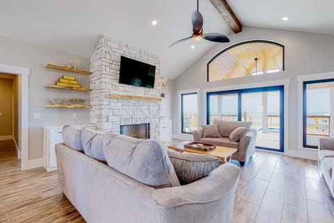 Dog-friendly home with water views & private heated pool House in Dauphin Island