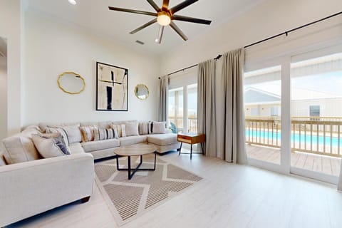 Dog friendly home with private heated pool and grill House in Dauphin Island