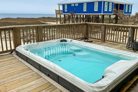Waterfront beach house on the sound with breathtaking sunset views & gulf access House in Dauphin Island