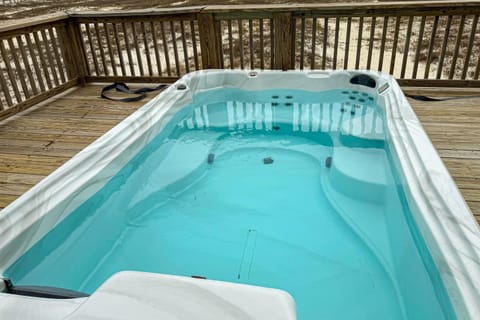 Waterfront beach house on the sound with breathtaking sunset views & gulf access House in Dauphin Island