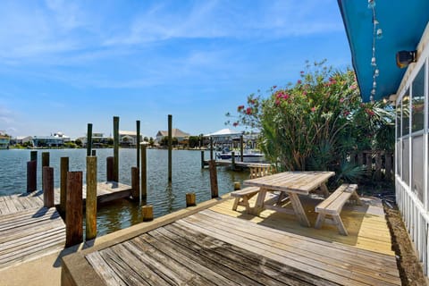 Bayfront home with private dock deck & sleeper porch - dog-friendly House in Dauphin Island
