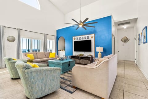 Beachfront retreat with private pool wraparound deck & screened-in porch House in West Beach