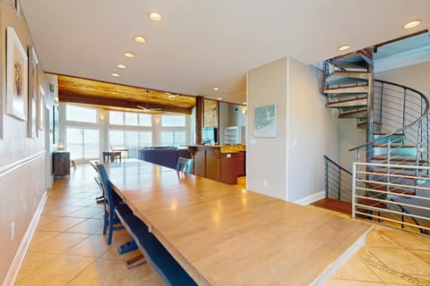 Amazing beachfront oasis with Gulf views free WiFi pool and central AC House in Orange Beach