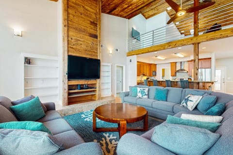 Amazing beachfront oasis with Gulf views free WiFi pool and central AC House in Orange Beach