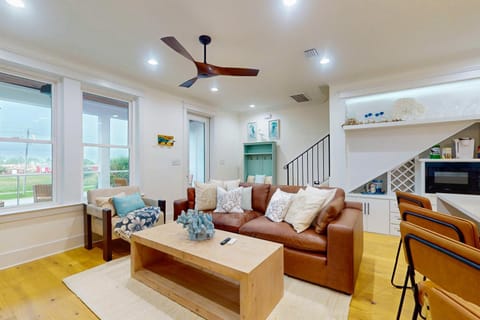 Exquisite waterview duplex with bunkroom internet and grill House in Dauphin Island